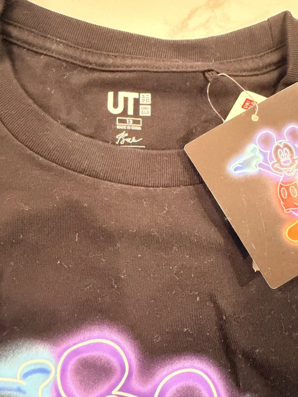Uniqlo UT x Disney Mickey Stands graphic t-shirt Size 13 Kids